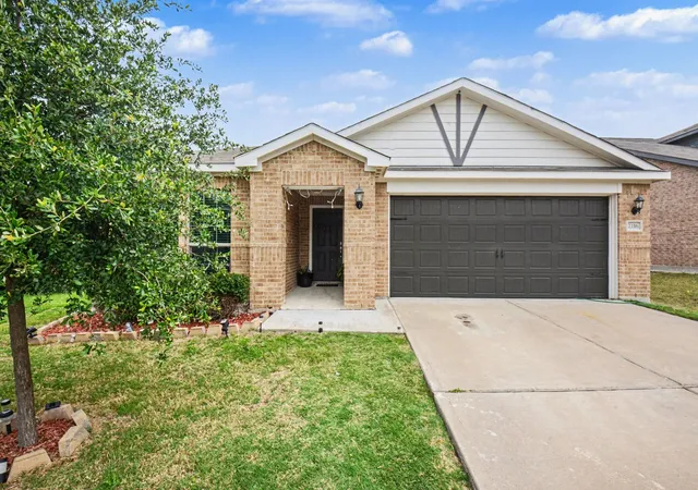 Photo 2 of Single family home for sale at 2116 Canterbury Dr, Seagoville, TX 75159 | MLS# 21240066 | Listing updated on 2026-09-10