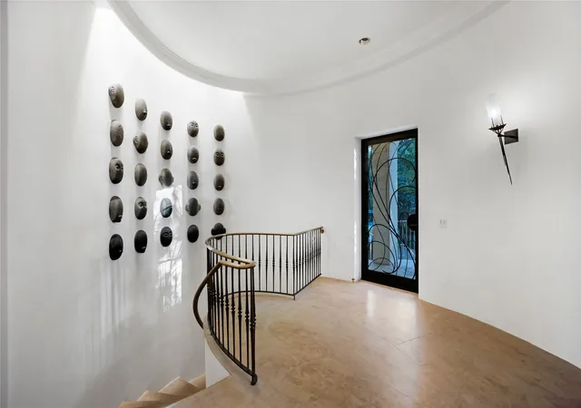 Photo 3 of Single family home for sale at 3901 Turtle Creek Blvd #7, Dallas, TX 75219 | MLS# 21232424 | Listing updated on 2026-09-14