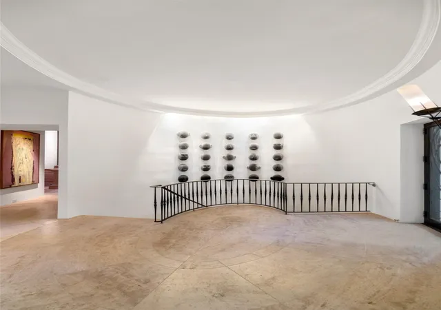 Photo 3 of Single family home for sale at 3901 Turtle Creek Blvd #7, Dallas, TX 75219 | MLS# 21232424 | Listing updated on 2026-09-14