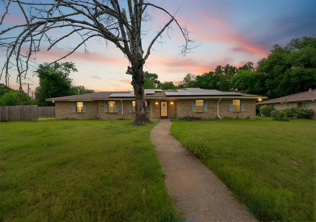 Photo 1 of Single family home for sale at 536 Forrest Ln, Corsicana, TX 75110 | MLS# 21245673 | Listing updated on 2026-09-11