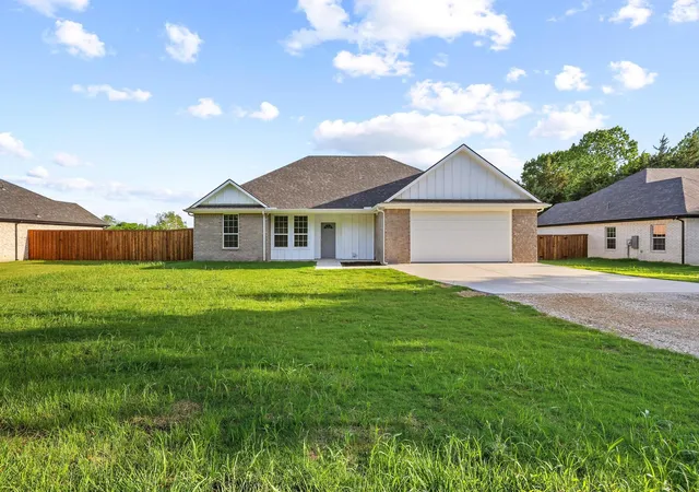Photo 1 of Single family home for sale at 903 W Cardinal St, Ector, TX 75439 | MLS# 21231383 | Listing updated on 2026-10-04