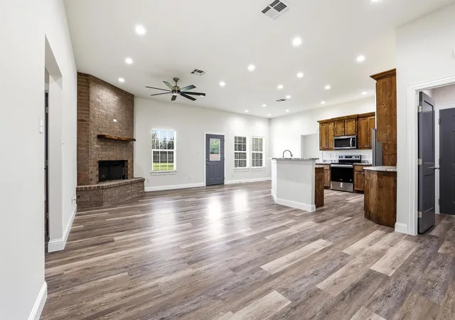 Photo 3 of Single family home for sale at 903 W Cardinal St, Ector, TX 75439 | MLS# 21231383 | Listing updated on 2026-10-04