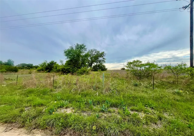 Photo 1 of Land for sale at Tbd Cr 301, Hamilton, TX 76531 | MLS# 21246189 | Listing updated on 2026-07-29