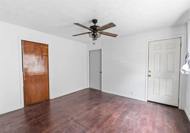 Photo 3 of Single family home for sale at 1212 Mclean Ave, Dallas, TX 75211 | MLS# 21218294 | Listing updated on 2026-09-14