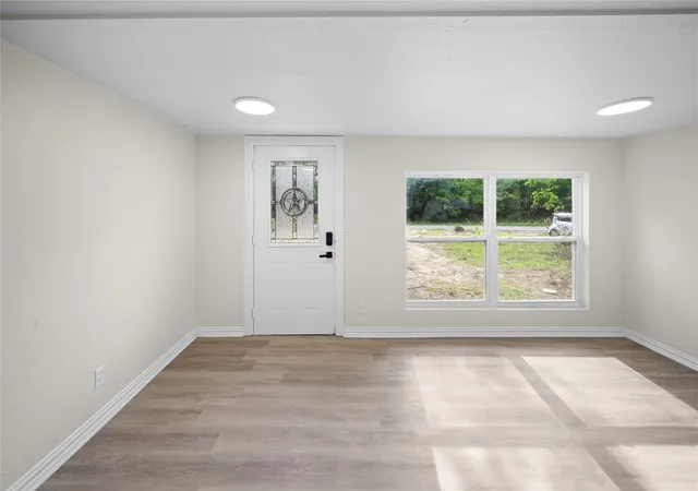 Photo 3 of Single family home for sale at 823 Clark St, Tyler, TX 75701 | MLS# 21246858 | Listing updated on 2026-09-24