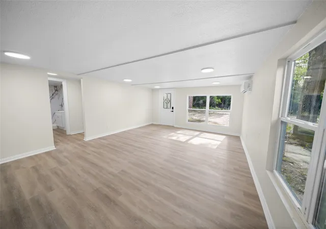 Photo 4 of Single family home for sale at 823 Clark St, Tyler, TX 75701 | MLS# 21246858 | Listing updated on 2026-09-24