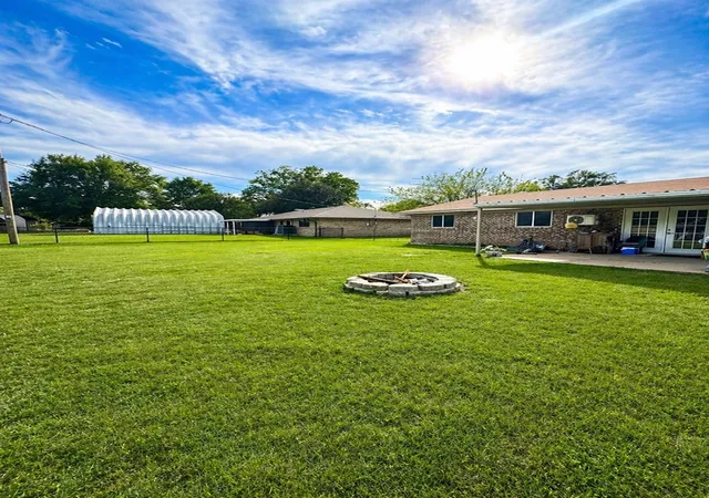 Photo 2 of Single family home for sale at 5230 Fm 2495, Athens, TX 75752 | MLS# 21247186 | Listing updated on 2026-09-11