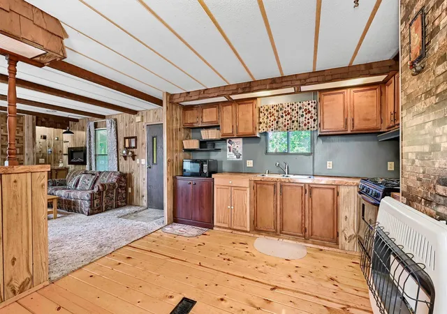 Photo 2 of Manufactured home for sale at 36 Atlantic St, Pottsboro, TX 75076 | MLS# 21247273 | Listing updated on 2026-10-01