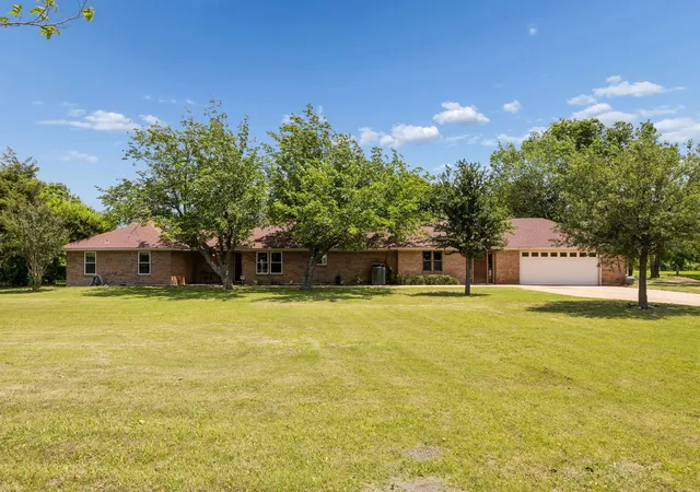 Photo 2 of Sale Pending at 1300 Rock Ridge Rd, Allen, TX 75002 | MLS# 21244794 | Listing updated on 2026-09-09