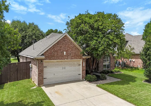 Photo 2 of Single family home for sale at 3724 Ranchman Blvd, Denton, TX 76210 | MLS# 21246102 | Listing updated on 2026-10-04