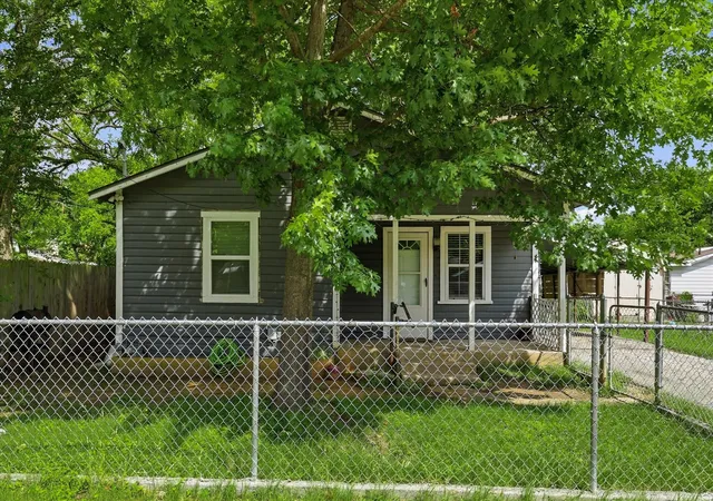 Photo 2 of Single family home for sale at 305 Claude Ave, Cleburne, TX 76031 | MLS# 21244169 | Listing updated on 2026-09-09