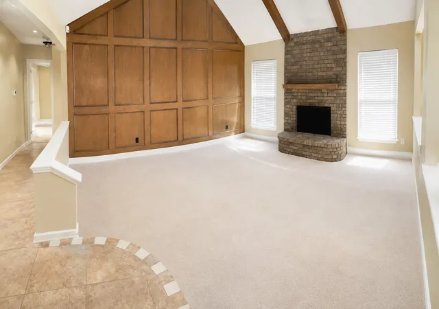Photo 3 of Single family home for sale at 6206 Aires Dr, Arlington, TX 76001 | MLS# 21243251 | Listing updated on 2026-09-08