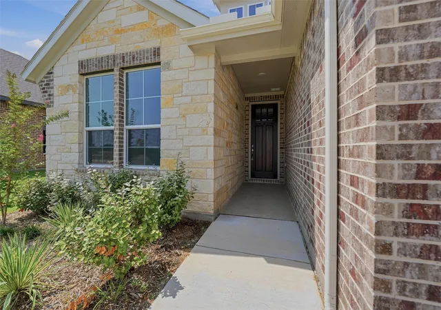 Photo 4 of Single family home for sale at 2109 Bluebird Ln, Anna, TX 75409 | MLS# 21247967 | Listing updated on 2026-09-24