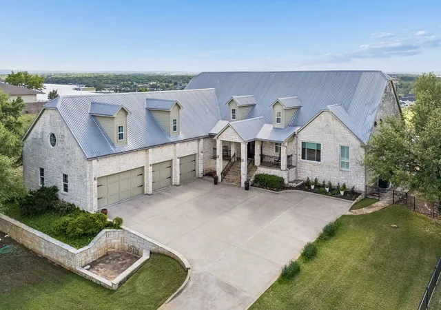 Photo 2 of Single family home for sale at 1400 Lady Amber Ln, Granbury, TX 76049 | MLS# 21240159 | Listing updated on 2026-10-06