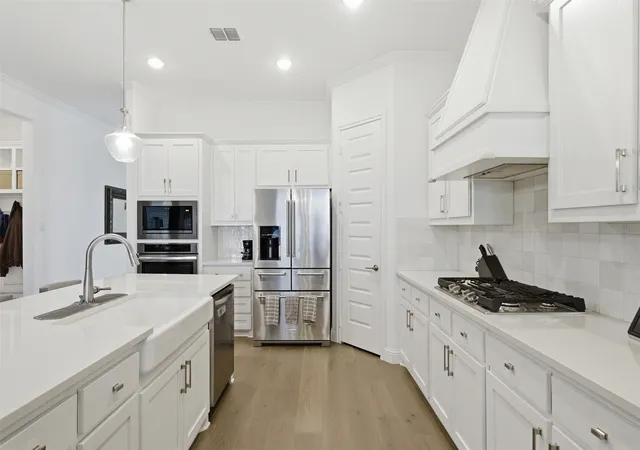 Photo 2 of Single family home for sale at 6008 Glenwood Dr, Joshua, TX 76058 | MLS# 21246732 | Listing updated on 2026-09-10