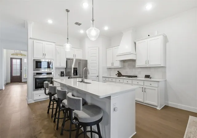 Photo 3 of Single family home for sale at 6008 Glenwood Dr, Joshua, TX 76058 | MLS# 21246732 | Listing updated on 2026-09-10