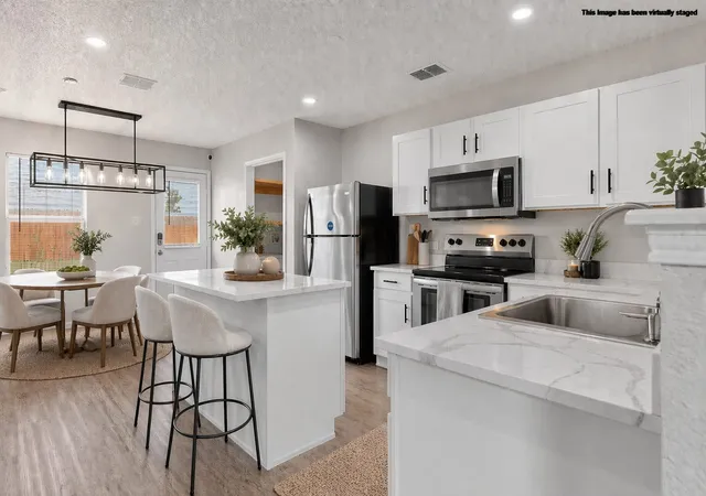 Photo 3 of Single family home for sale at 124 Sandlewood Dr, Terrell, TX 75160 | MLS# 21248427 | Listing updated on 2026-09-12