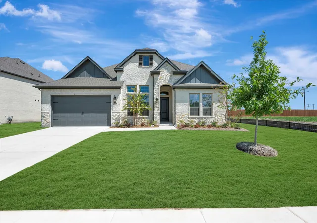 Photo 1 of Sale Pending at 2611 Waverly Dr, Wylie, TX 75098 | MLS# 21248621 | Listing updated on 2026-09-14