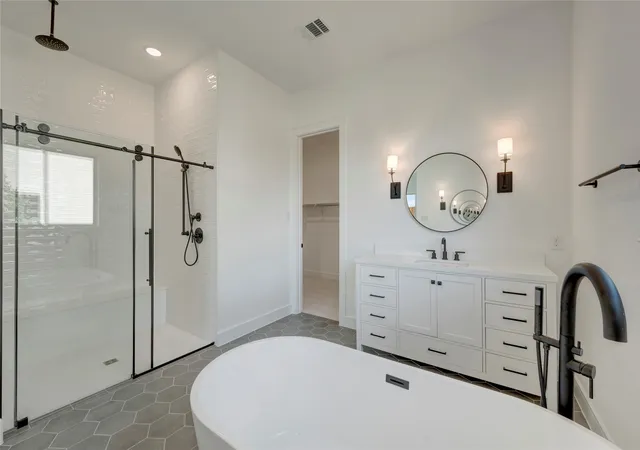 Photo 4 of Sale Pending at 2611 Waverly Dr, Wylie, TX 75098 | MLS# 21248621 | Listing updated on 2026-09-14