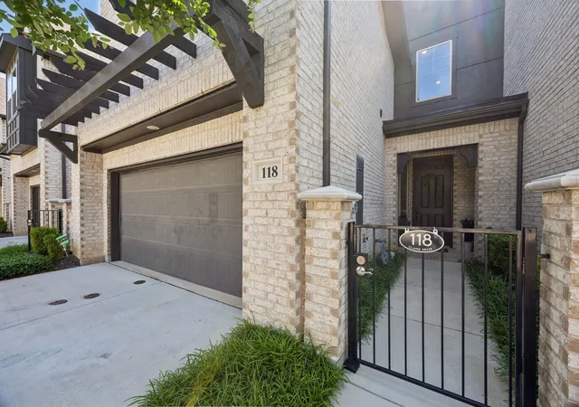 Photo 2 of Townhouse for sale at 118 Claire Dr, Roanoke, TX 76262 | MLS# 21233838 | Listing updated on 2026-09-14