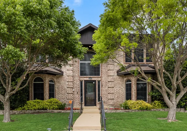 Photo 1 of Sale Pending at 9209 Chimneywood Dr, Rowlett, TX 75089 | MLS# 21237822 | Listing updated on 2026-10-04