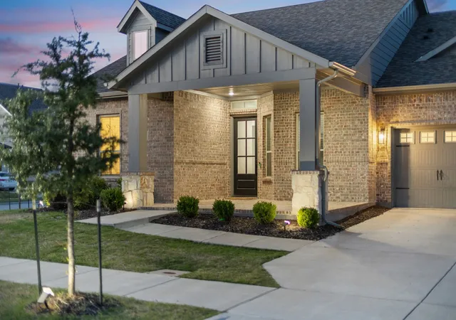 Photo 4 of Single family home for sale at 8808 Royal Star Rd, Rowlett, TX 75089 | MLS# 21246451 | Listing updated on 2026-10-03