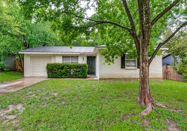 Photo 1 of Single family home for sale at 1209 Edgemont Dr, Mesquite, TX 75149 | MLS# 21249074 | Listing updated on 2026-09-11