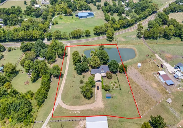 Photo 2 of Single family home for sale at 2982 Fm 2194, Farmersville, TX 75442 | MLS# 21246903 | Listing updated on 2026-09-09