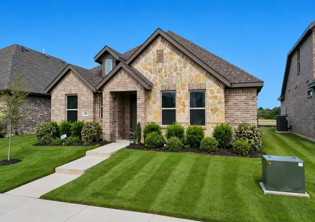 Photo 2 of Single family home for sale at 340 Freestall Dr, Midlothian, TX 76065 | MLS# 21246298 | Listing updated on 2026-07-31