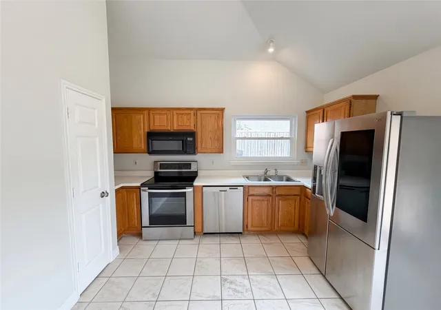 Photo 3 of Single family home for sale at 610 Saint Andrews Pl, Coppell, TX 75019 | MLS# 21249111 | Listing updated on 2026-09-10