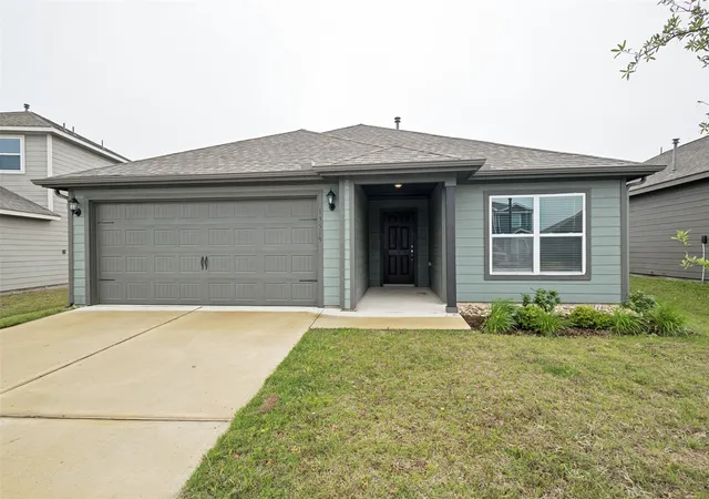 Photo 2 of Single family home for sale at 13519 Beaverhead St, Ponder, TX 76259 | MLS# 21246388 | Listing updated on 2026-08-02