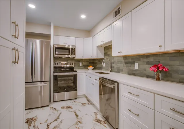 Photo 3 of Condo for sale at 7777 Royal Ln, Dallas, TX 75230 | MLS# 21248815 | Listing updated on 2026-09-13