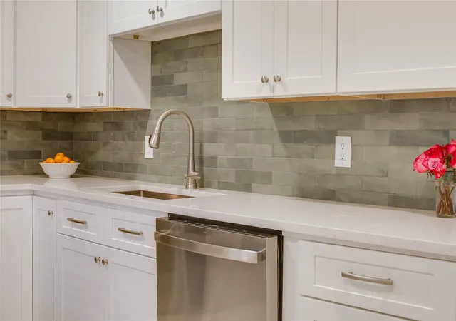 Photo 4 of Condo for sale at 7777 Royal Ln, Dallas, TX 75230 | MLS# 21248815 | Listing updated on 2026-09-13