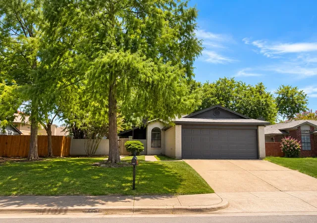 Photo 1 of Single family home for sale at 6816 Fire Hill Dr, Fort Worth, TX 76137 | MLS# 21240068 | Listing updated on 2026-09-11