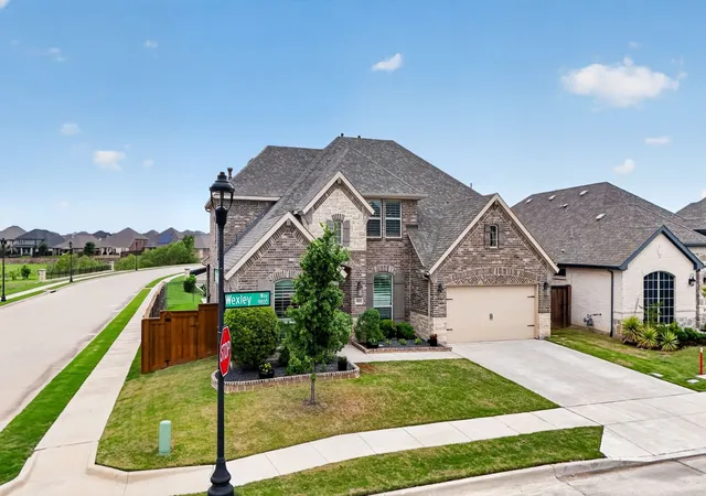 Photo 3 of Sale Pending at 9801 Wexley Wy, Fort Worth, TX 76131 | MLS# 21246514 | Listing updated on 2026-09-07