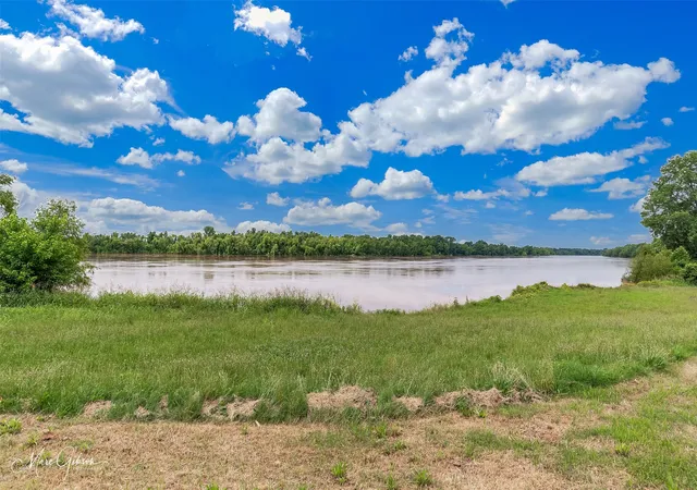 Photo 4 of Single family home for sale at 302 Bevly Lake Dr, Bossier City, LA 71111 | MLS# 21248887 | Listing updated on 2026-08-01