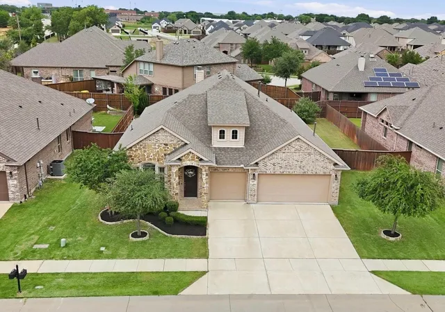 Photo 3 of Sale Pending at 215 Equestrian Rd, Lake Dallas, TX 75065 | MLS# 21248317 | Listing updated on 2026-09-29