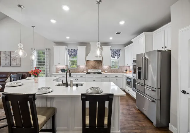 Photo 3 of Sale Pending at 220 Virginia Ln, Lake Dallas, TX 75065 | MLS# 21201001 | Listing updated on 2026-09-18