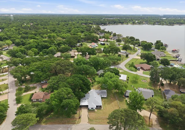 Photo 1 of Single family home for sale at 157 Ocean Dr, Gun Barrel City, TX 75156 | MLS# 21245332 | Listing updated on 2026-09-21