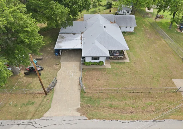 Photo 2 of Single family home for sale at 157 Ocean Dr, Gun Barrel City, TX 75156 | MLS# 21245332 | Listing updated on 2026-09-21