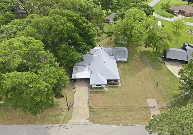 Photo 3 of Single family home for sale at 157 Ocean Dr, Gun Barrel City, TX 75156 | MLS# 21245332 | Listing updated on 2026-09-21