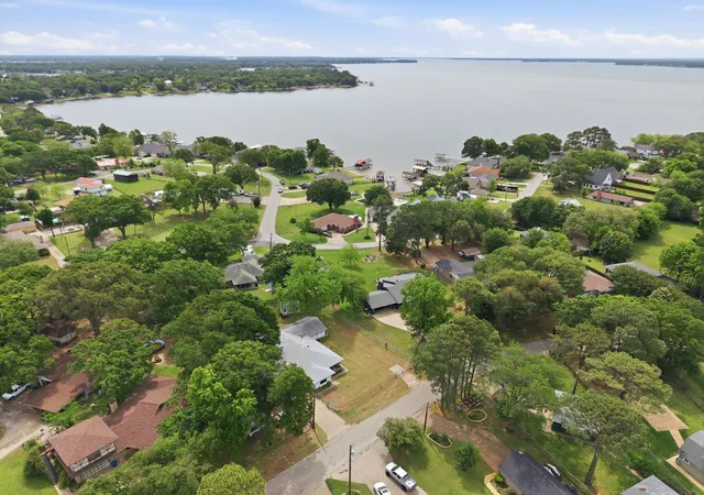 Photo 4 of Single family home for sale at 157 Ocean Dr, Gun Barrel City, TX 75156 | MLS# 21245332 | Listing updated on 2026-09-21