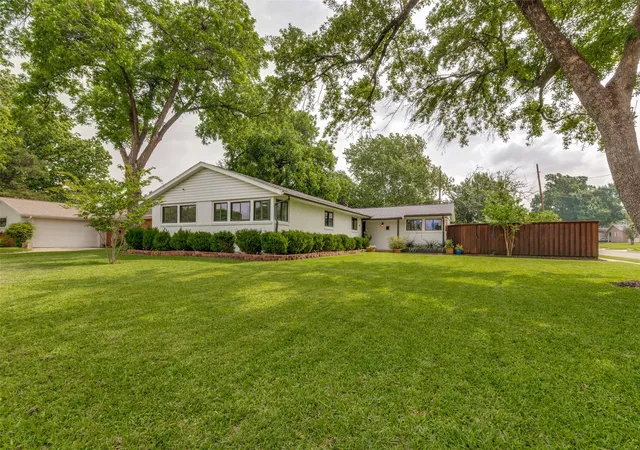 Photo 1 of Sale Pending at 3581 Woodleigh Dr, Dallas, TX 75229 | MLS# 21245971 | Listing updated on 2026-09-11