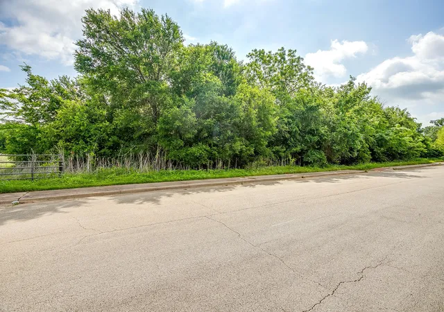 Photo 4 of Land for sale at 1193 S Brazos Ave, Cleburne, TX 76031 | MLS# 21250411 | Listing updated on 2026-09-09