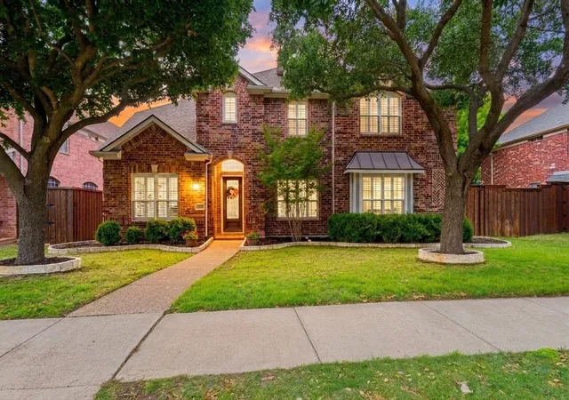 Photo 1 of Single family home for sale at 10172 Bowling Green Dr, Frisco, TX 75035 | MLS# 21245062 | Listing updated on 2026-09-13