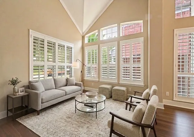 Photo 3 of Single family home for sale at 10172 Bowling Green Dr, Frisco, TX 75035 | MLS# 21245062 | Listing updated on 2026-09-13