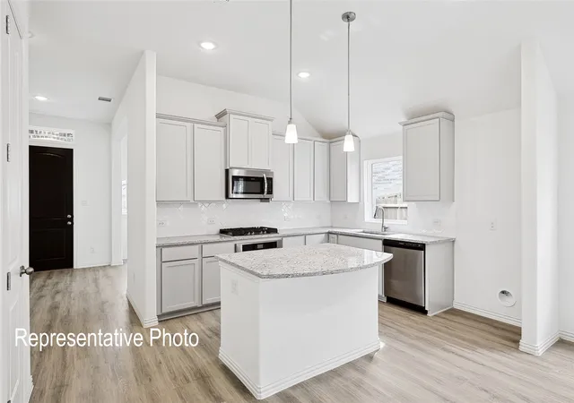 Photo 3 of Sale Pending at 4372 Biddle St, Midlothian, TX 76065 | MLS# 21250576 | Listing updated on 2026-07-31