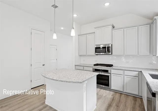 Photo 4 of Sale Pending at 4372 Biddle St, Midlothian, TX 76065 | MLS# 21250576 | Listing updated on 2026-07-31