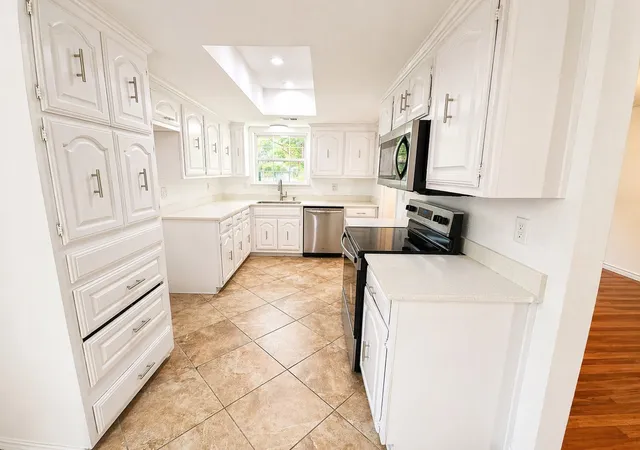 Photo 4 of Single family home for sale at 4917 Willowhaven Cir, Garland, TX 75043 | MLS# 21250171 | Listing updated on 2026-09-15