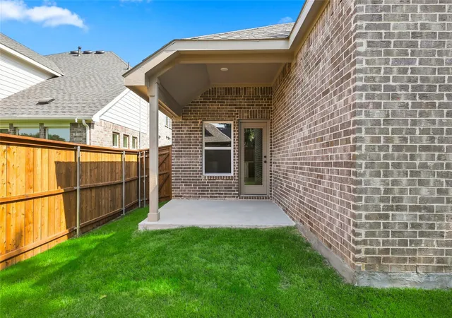 Photo 3 of Single family home for sale at 2904 Alcove Ln, Corinth, TX 76210 | MLS# 21250544 | Listing updated on 2026-09-29